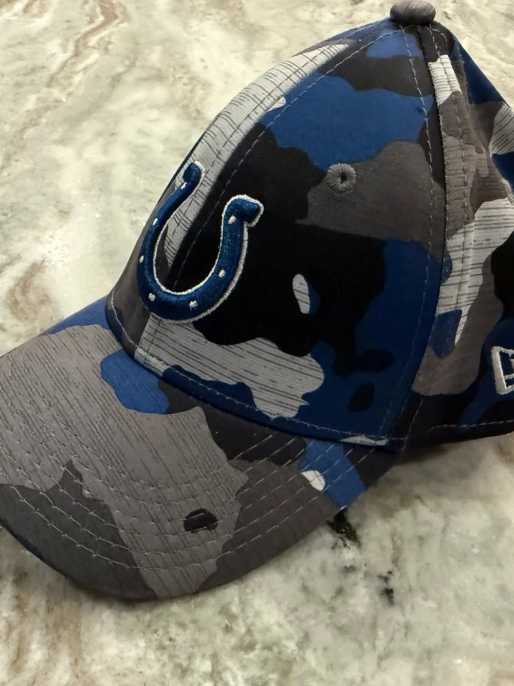 New Era YOUTH Indianapolis Colts Blue Gray Black Camo Fitted Horseshoe Cap NWOT